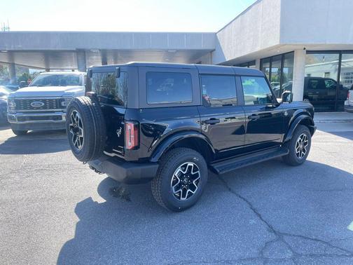 Shadow Black 2026 Ford Bronco Outer Banks