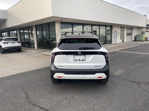 2026 Nissan Kicks SR