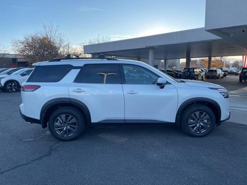 2025 Nissan Pathfinder SV 4WD