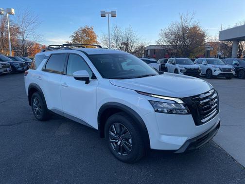 2025 Nissan Pathfinder SV 4WD