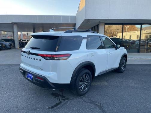 2025 Nissan Pathfinder SV 4WD