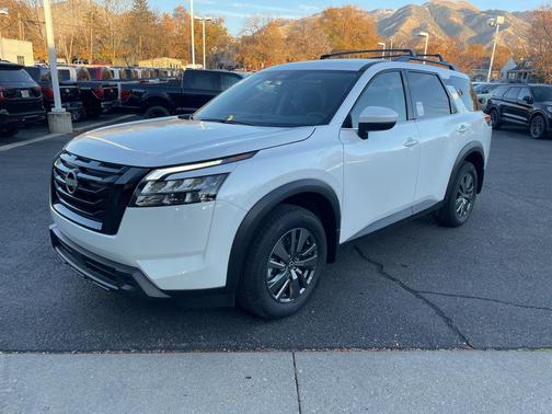 2025 Nissan Pathfinder SV 4WD