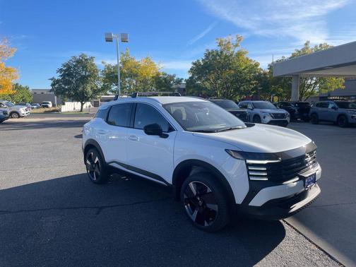 2026 Nissan Kicks SR