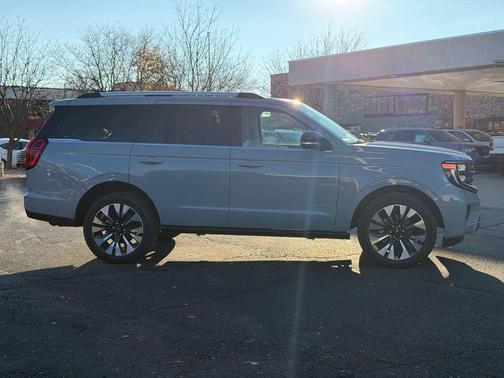 2025 Ford Expedition Platinum