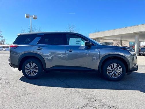 2025 Nissan Pathfinder S