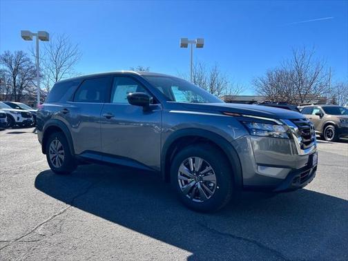 2025 Nissan Pathfinder S