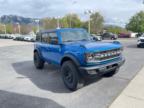 Velocity Blue Metallic 2025 Ford Bronco Big Bend