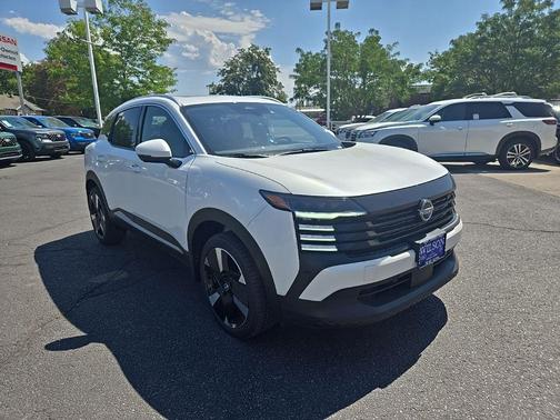 2025 Nissan Kicks SR