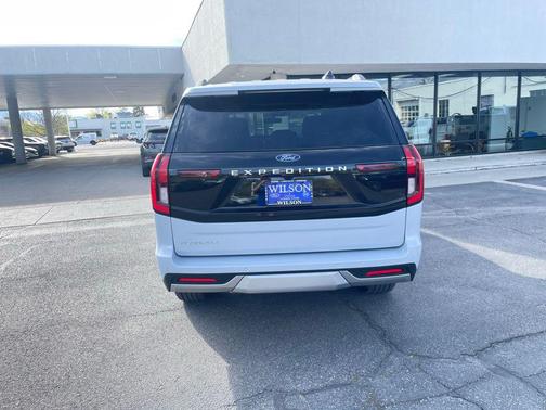 Space Silver Metallic 2026 Ford Expedition Platinum