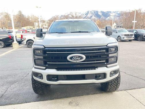 Avalanche 2026 Ford F-350 Platinum