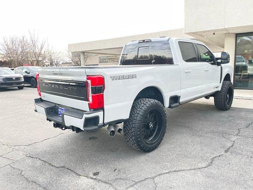 Avalanche 2026 Ford F-350 Platinum