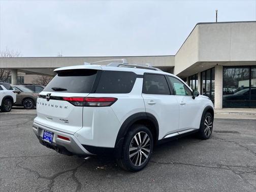 2025 Nissan Pathfinder Platinum 4WD