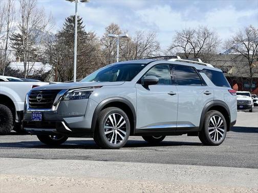 2025 Nissan Pathfinder Platinum 4WD