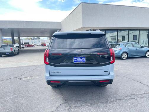 Glacier Gray Metallic Tri-Coat 2026 Ford Expedition Max Platinum