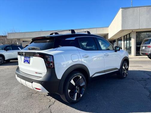 2025 Nissan Kicks SR