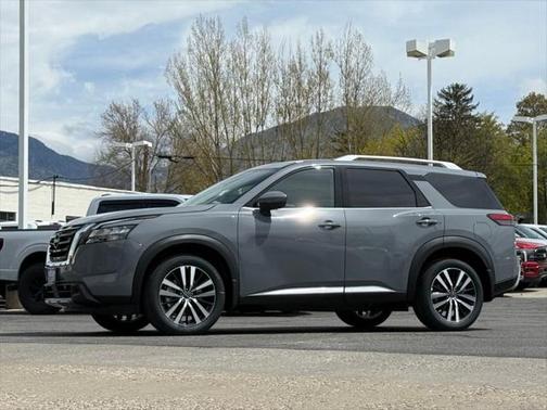 2025 Nissan Pathfinder Platinum 4WD