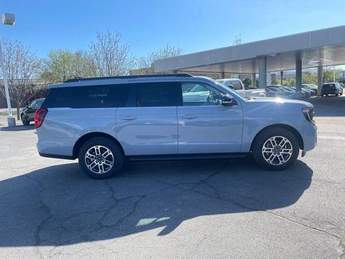 Glacier Gray Metallic Tri-Coat 2026 Ford Expedition Max Active 4x4