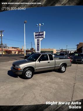 2000 Chevrolet S-10 Base