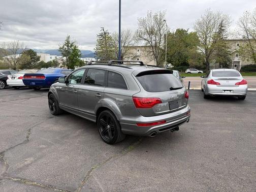 Graphite Gray Metallic 2015 Audi Q7 3.0T S line Prestige