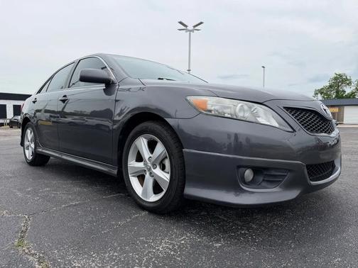 Magnetic Gray Metallic 2011 Toyota Camry SE