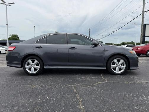 Magnetic Gray Metallic 2011 Toyota Camry SE