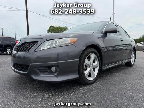 Magnetic Gray Metallic 2011 Toyota Camry SE
