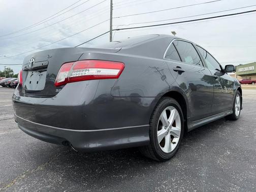 Magnetic Gray Metallic 2011 Toyota Camry SE