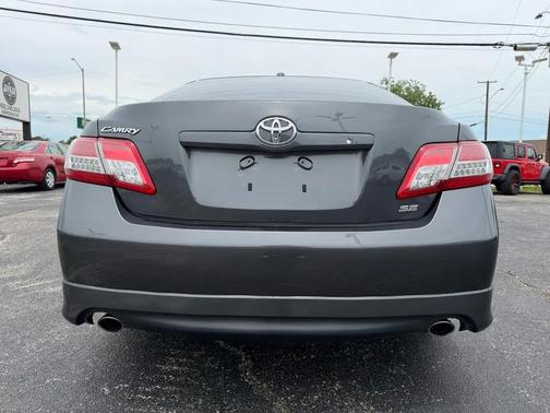 Magnetic Gray Metallic 2011 Toyota Camry SE