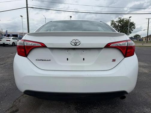 Super White 2016 Toyota Corolla S Plus