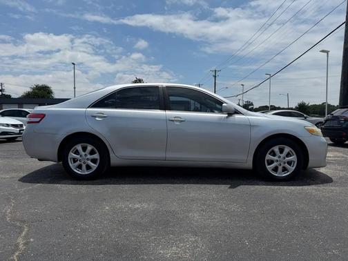 Classic Silver Metallic 2011 Toyota Camry LE