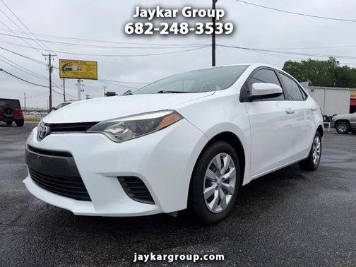 Super White 2015 Toyota Corolla LE
