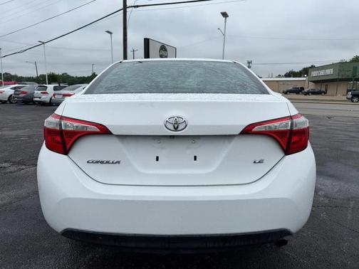Super White 2015 Toyota Corolla LE