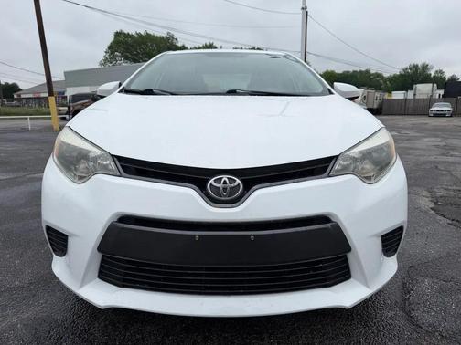 Super White 2015 Toyota Corolla LE