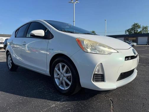 Super White 2012 Toyota Prius c Three