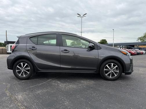 Magnetic Gray Metallic 2019 Toyota Prius LE