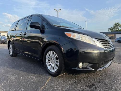 Attitude Black 2015 Toyota Sienna XLE