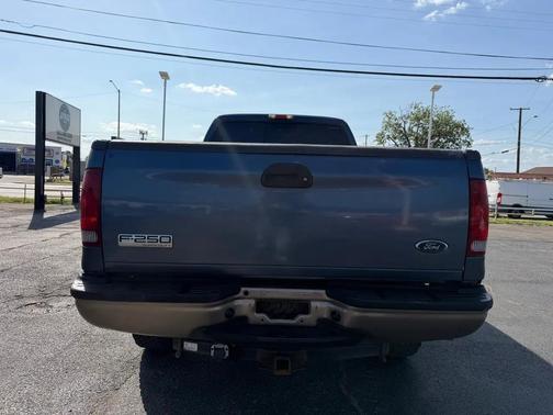BLUE 2005 Ford F-250 XL Crew Cab