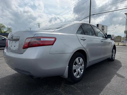 Titanium Metallic 2007 Toyota Camry XLE