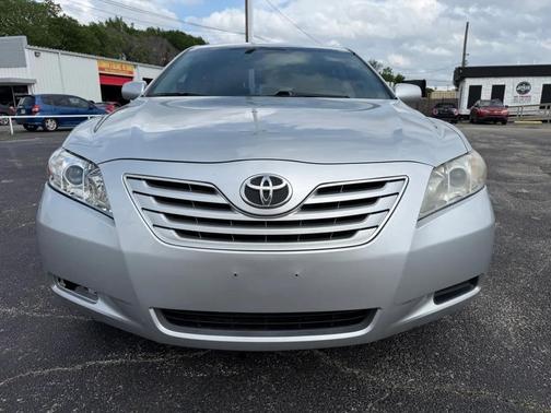 Titanium Metallic 2007 Toyota Camry XLE