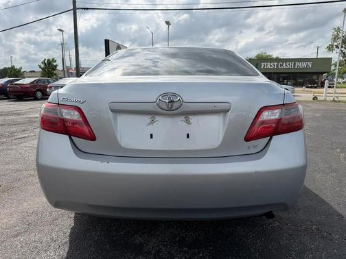 Titanium Metallic 2007 Toyota Camry XLE