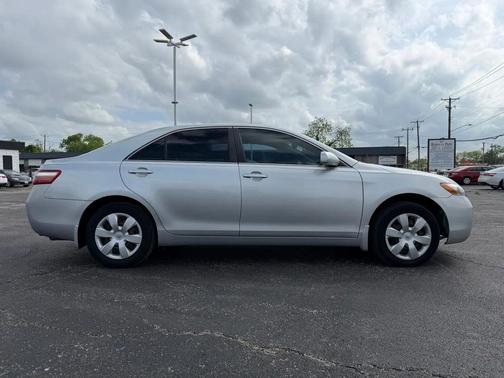 Titanium Metallic 2007 Toyota Camry XLE