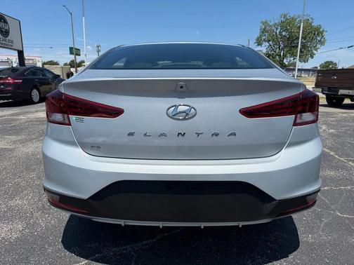 Stellar Silver 2020 Hyundai ELANTRA SE