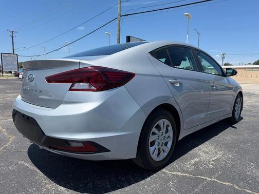 Stellar Silver 2020 Hyundai ELANTRA SE