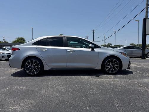 Classic Silver Metallic 2020 Toyota Corolla SE