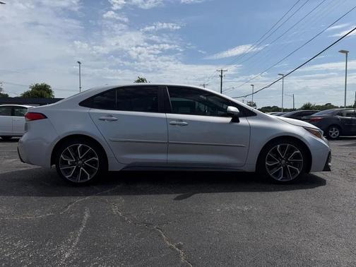 Classic Silver Metallic 2020 Toyota Corolla SE