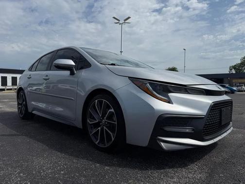 Classic Silver Metallic 2020 Toyota Corolla SE