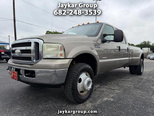 Arizona Beige Clearcoat Metallic 2005 Ford F-350 XL Crew Cab