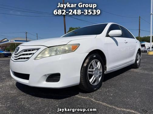 Super White 2011 Toyota Camry SE