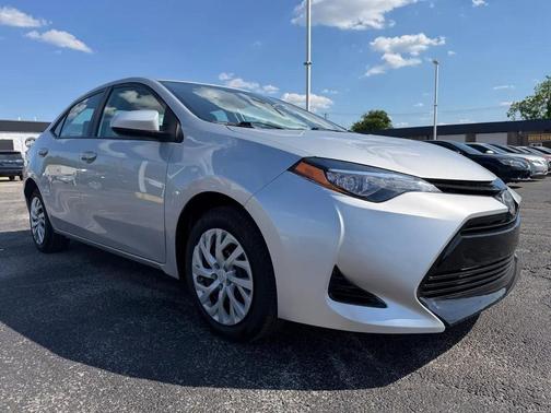 Classic Silver Metallic 2019 Toyota Corolla LE