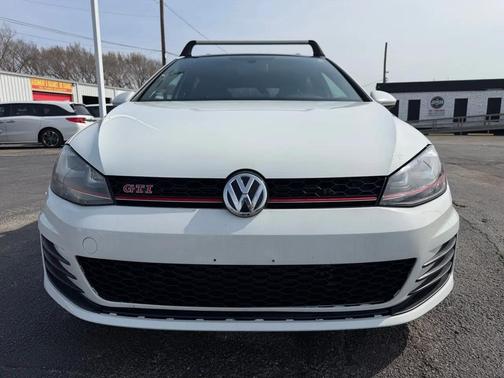 Pure White 2016 Volkswagen Golf GTI 2.0T SE 4-Door